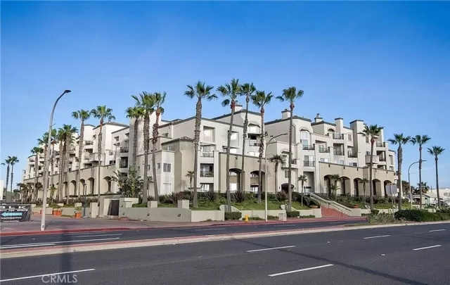 MLS: OC23175827 Condo For Sale
