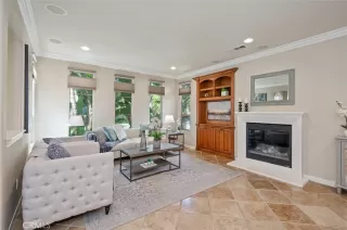 Photo #4: OC23176463 Listing 