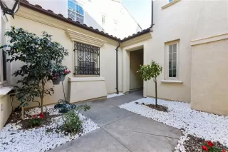 Photo #4: OC23176735 Listing 