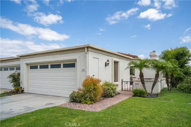 MLS: OC23177384 Condo For Sale