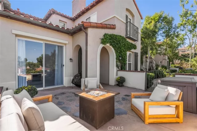 MLS: OC23177523 Condo For Sale