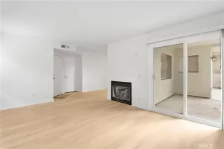 Photo #5: OC23177527 Listing 