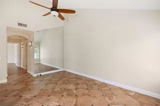 Photo #4: OC23178654 Listing