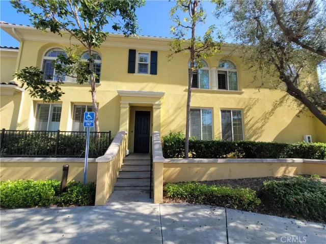 MLS: OC23178960 Condo For Sale