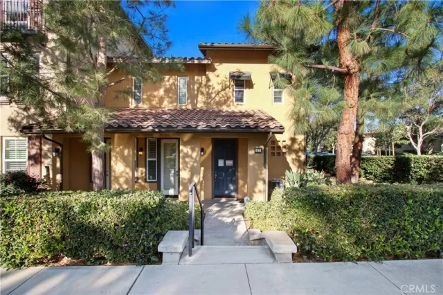 MLS: OC23179011 Condo For Sale