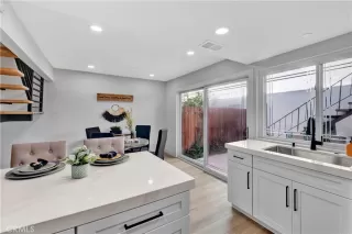 Photo #1: OC23179041 Listing 