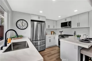 Photo #2: OC23179041 Listing 