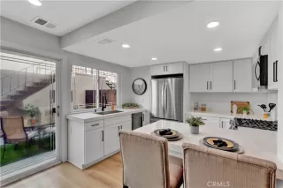 Photo #6: OC23179041 Listing 