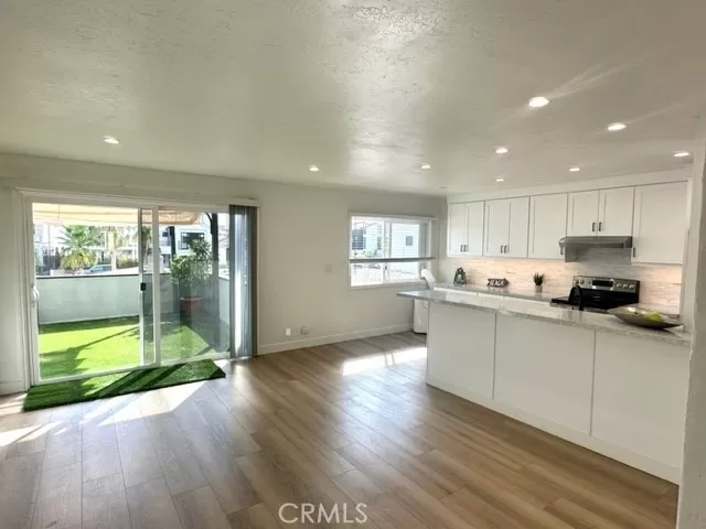 MLS: OC23179047 Condo For Sale