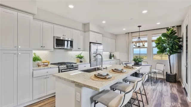 MLS: OC23179095 Condo For Sale