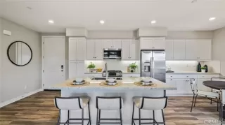 Photo #2: OC23179095 Listing