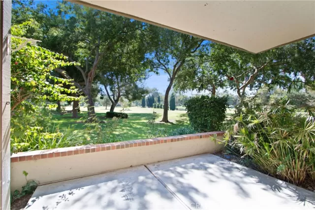 MLS: OC23179174 Condo For Sale