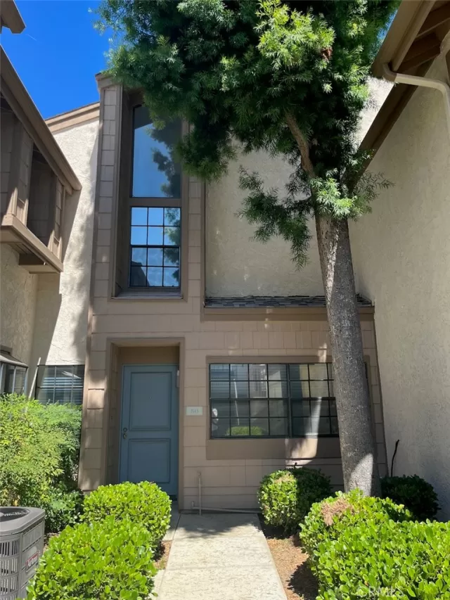 MLS: OC23179345 Condo For Sale