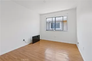 Photo #5: OC23179506 Listing