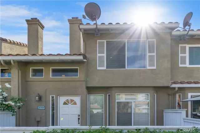 MLS: OC23179981 Condo For Sale