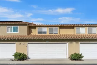 Photo #4: OC23179981 Listing 