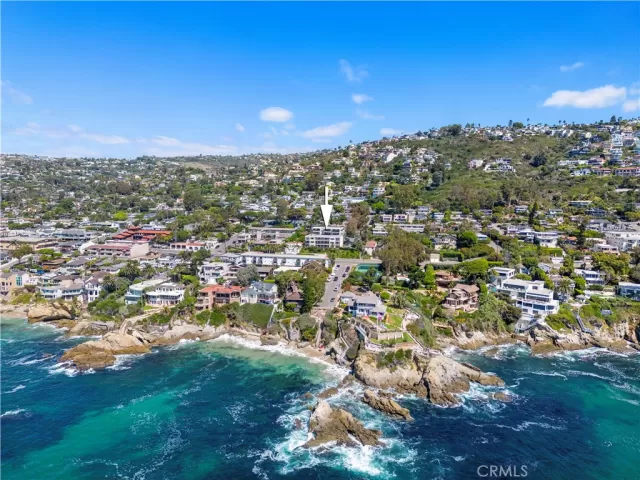 MLS: OC23180000 Condo For Sale