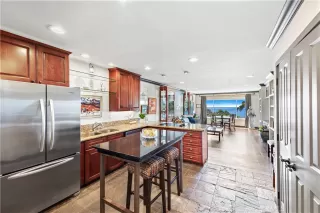 Photo #4: OC23180000 Listing 