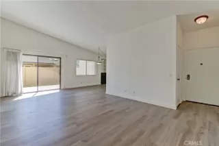 Photo #4: OC23180038 Listing