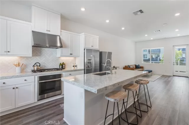 MLS: OC23180042 Condo For Sale