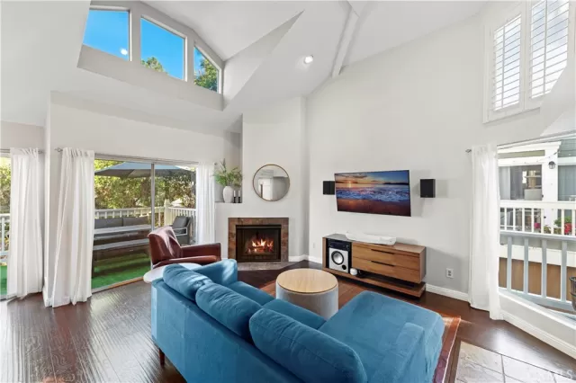 MLS: OC23180069 Condo For Sale