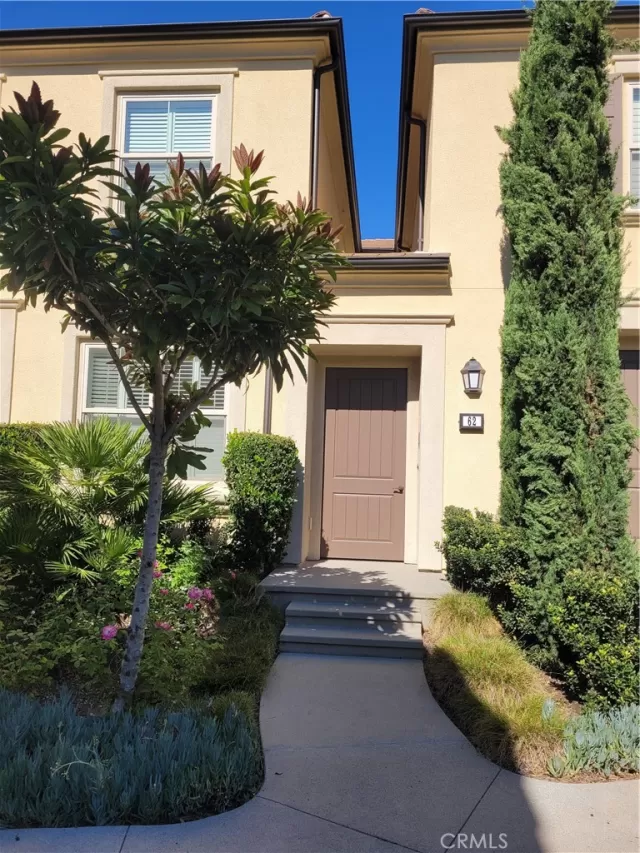 MLS: OC23180239 Condo For Sale