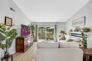 Photo #6: OC23180472 Listing 