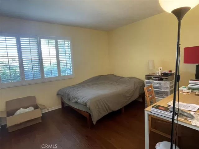 MLS: OC23180591 Condo For Sale