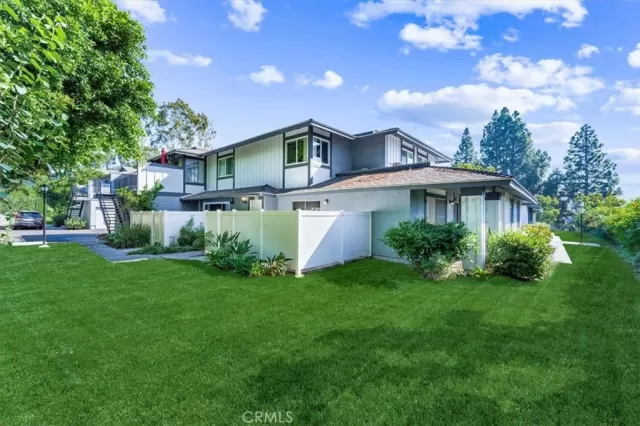 MLS: OC23180595 Condo For Sale