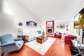 Photo #4: OC23180778 Listing 