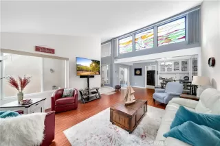 Photo #5: OC23180778 Listing 