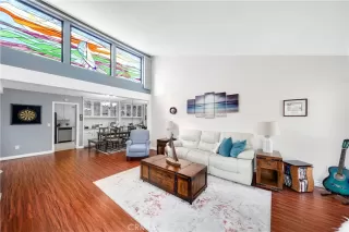 Photo #6: OC23180778 Listing 