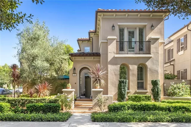 MLS: OC23181103 Condo For Sale