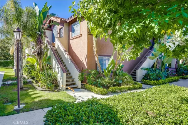 MLS: OC23181208 Condo For Sale