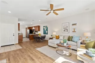 Photo #3: OC23181408 Listing