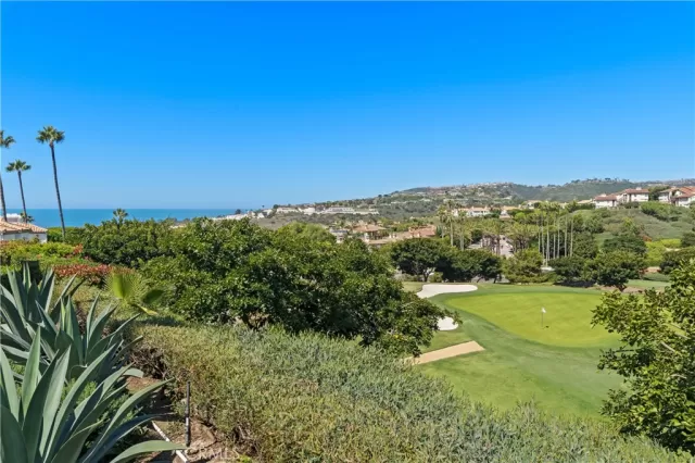 MLS: OC23181429 Condo For Sale