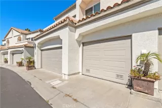 Photo #4: OC23181429 Listing 