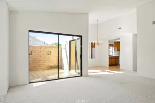 Photo #2: OC23181442 Listing 