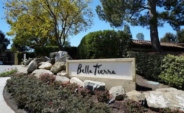 MLS: OC23181568 Condo For Sale