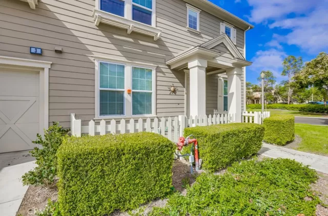 MLS: OC23181574 Condo For Sale