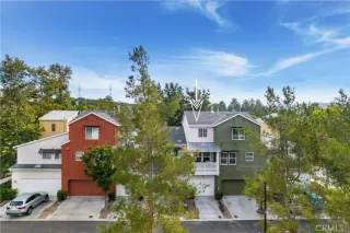 Photo #2: OC23181590 Listing