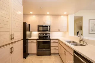 Photo #3: OC23181633 Listing