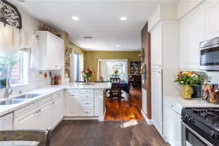 Photo #6: OC23181969 Listing 