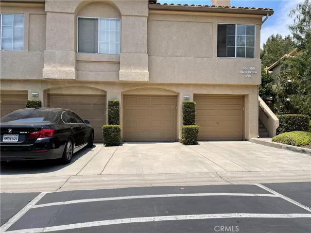 MLS: OC23182224 Condo For Sale
