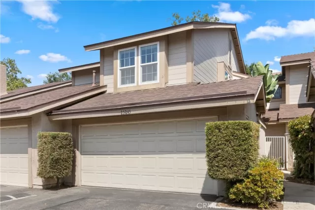 MLS: OC23182235 Condo For Sale