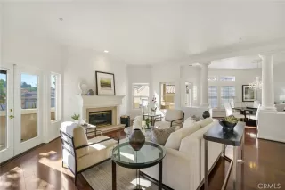 Photo #3: OC23182335 Listing