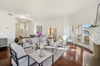 Photo #4: OC23182335 Listing