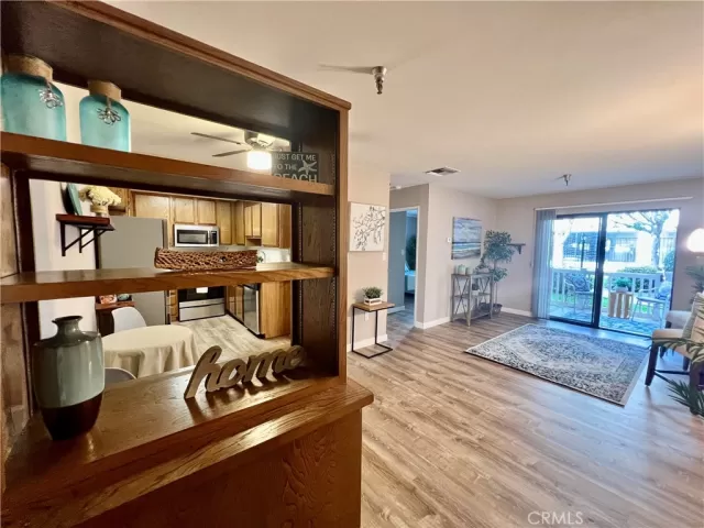 MLS: OC23182390 Condo For Sale