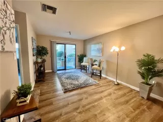 Photo #5: OC23182390 Listing 