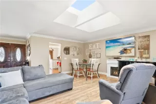 Photo #6: OC23182431 Listing 